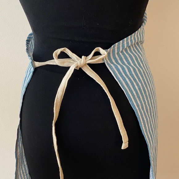 Blue Striped Apron - Picture 4 of 5
